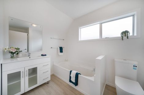 Photo of property in 8a Alister Way, Churton Park, Wellington, 6037