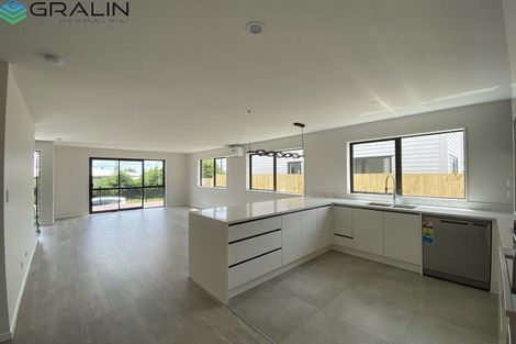 Photo of property in 2b Grandison Crescent, New Lynn, Auckland, 0600