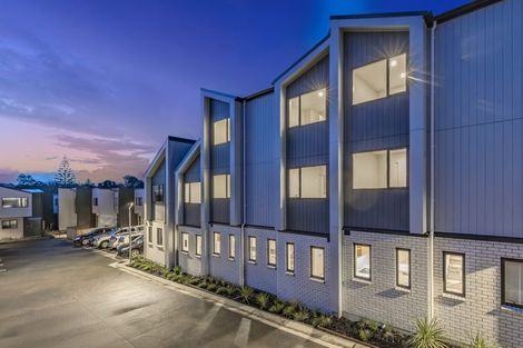 Photo of property in 13 Paetai Lane, Te Atatu Peninsula, 0610