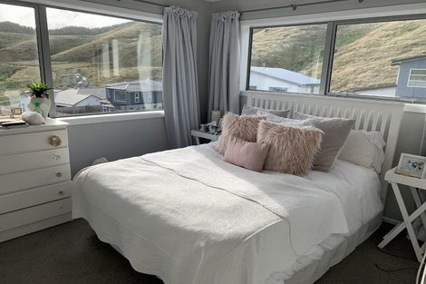 Photo of property in 8 Prestwich Rise, Churton Park, Wellington, 6037