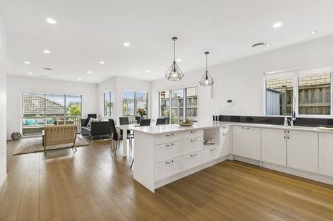 Photo of property in 128a Jeffs Road, Flat Bush, Auckland, 2016