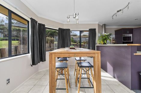 Photo of property in 24 Roderick Place, Rototuna, Hamilton, 3210
