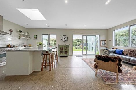 Photo of property in 26 Mantell Street, Seatoun, Wellington, 6022