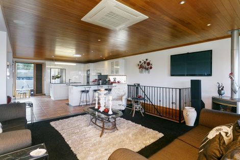 Photo of property in 809 Acacia Bay Road, Acacia Bay, Taupo, 3330