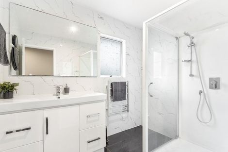 Photo of property in 4 Metcalfe Road, Ranui, Auckland, 0612