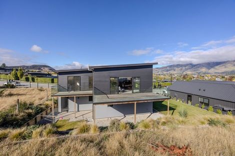 Photo of property in 60 Kirimoko Crescent, Wanaka, 9305