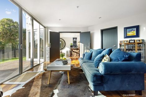 Photo of property in 30b Kaihuia Street, Northland, Wellington, 6012