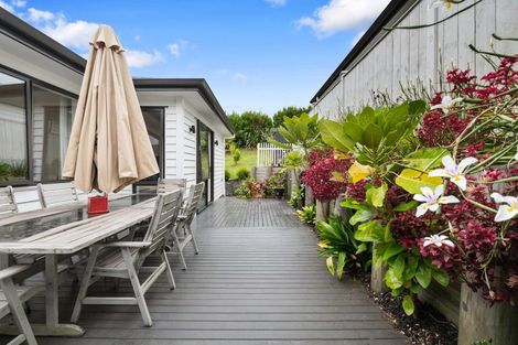 Photo of property in 61 Godfrey Drive, Orewa, 0931