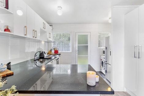 Photo of property in 3/19a Verbena Road, Birkdale, Auckland, 0626