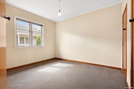 Photo of property in 14 Taikata Road, Te Atatu Peninsula, Auckland, 0610