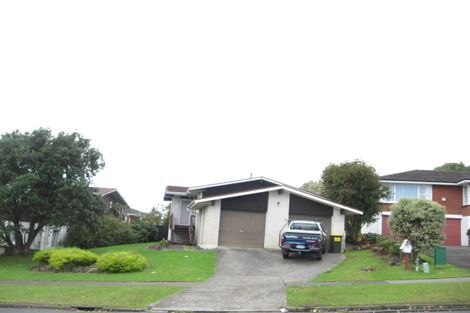 Photo of property in 72 Gossamer Drive, Pakuranga Heights, Auckland, 2010