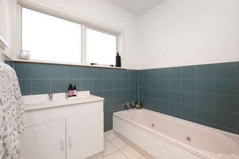 Photo of property in 242 Ngatai Road, Otumoetai, Tauranga, 3110