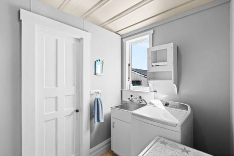 Photo of property in 18 Evenden Road, Tomoana, Hastings, 4120