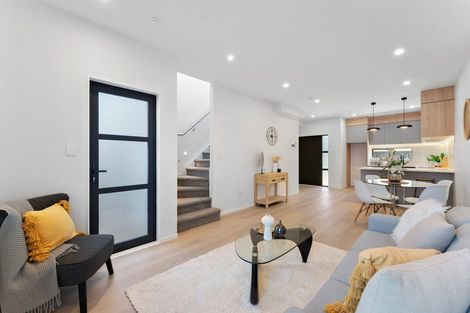 Photo of property in 729 Massey Road, Mangere, Auckland, 2022