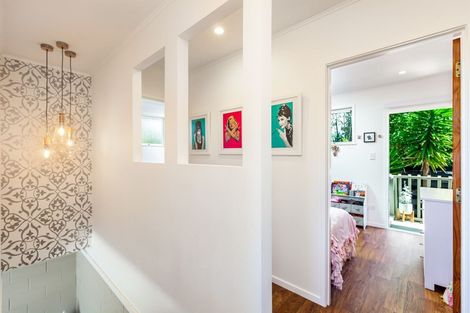 Photo of property in 1/2 Intrepid Place, Torbay, Auckland, 0630