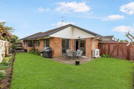 Photo of property in 2/172 Queen Street, Waiuku, 2123