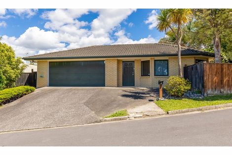 Photo of property in 4 Cloghan Close, Massey, Auckland, 0614