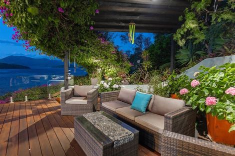 Photo of property in 2 Marina View, Waikawa, Picton, 7281