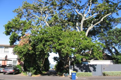 Photo of property in 1/227 Hurstmere Road, Takapuna, Auckland, 0622