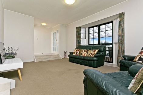 Photo of property in 13 Santiago Crescent, Unsworth Heights, Auckland, 0632
