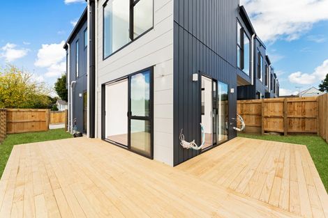 Photo of property in 13a Lipton Grove, Opaheke, Papakura, 2113
