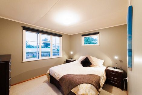 Photo of property in 10 Oriana Place, Highbury, Palmerston North, 4412