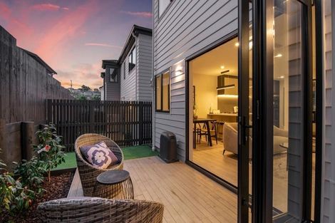 Photo of property in 3/114 Saddleback Rise, Murrays Bay, Auckland, 0630