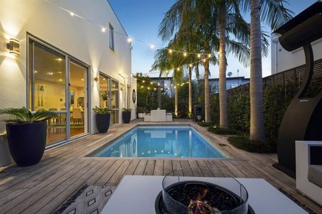 Photo of property in 15 Waitemata Road, Hauraki, Auckland, 0622
