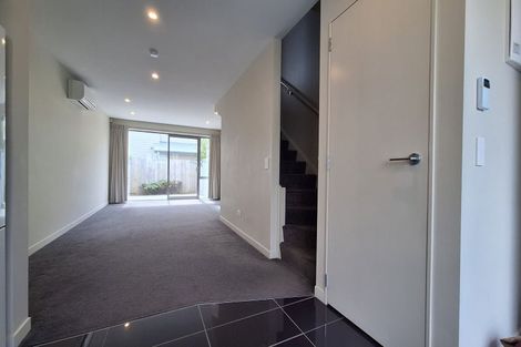 Photo of property in 2u9 Stone Street, Miramar, Wellington, 6022