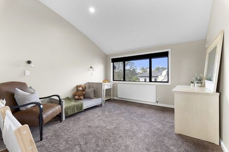 Photo of property in 1 Arden Place, Oakura, 4314