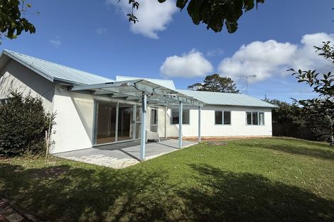 Photo of property in 25 Fearnley Grove, Albany, Auckland, 0632