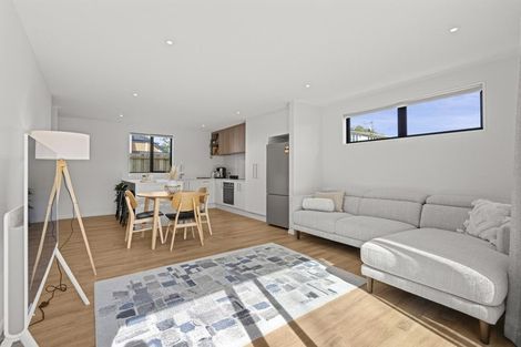 Photo of property in 2/130 Holly Road, St Albans, Christchurch, 8014