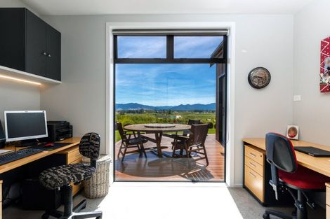 Photo of property in 21 Dry Hills Lane, Riverlands, Blenheim, 7274