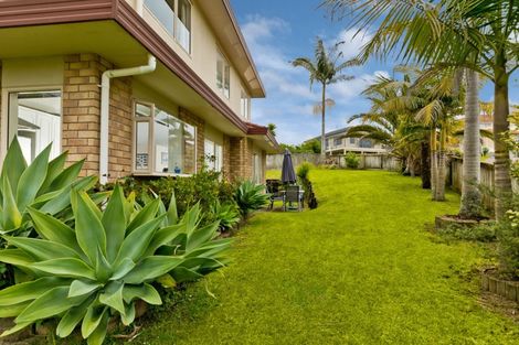 Photo of property in 6 San Pedro Place, Henderson, Auckland, 0612