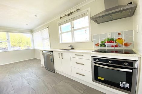 Photo of property in 18 Dellwood Avenue, Henderson, Auckland, 0612