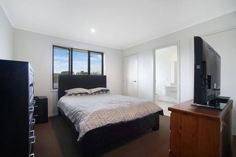 Photo of property in 7a Mcgowan Rise, Tuakau, 2121