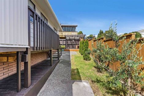 Photo of property in 1/86 Stanley Road, Glenfield, Auckland, 0629