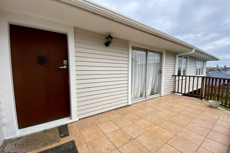 Photo of property in 229 Wairau Road, Totara Vale, Auckland, 0627