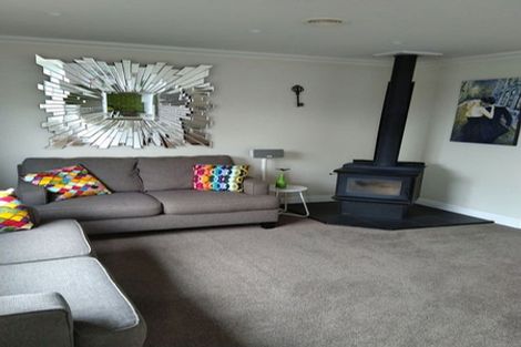Photo of property in 32a Esther Street, Martinborough, 5711
