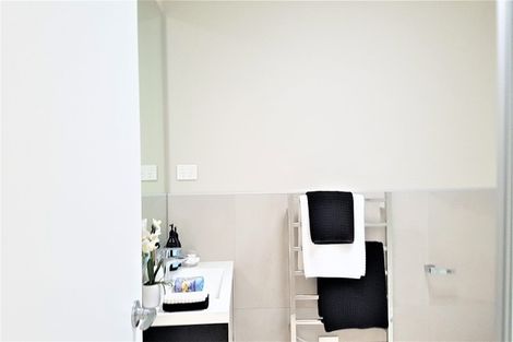 Photo of property in 64 Manutewhau Road, Massey, Auckland, 0614