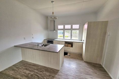 Photo of property in 40 Record Street, Fitzroy, New Plymouth, 4312