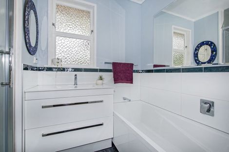 Photo of property in 16 Ranfurly Place, Te Kamo, Whangarei, 0112