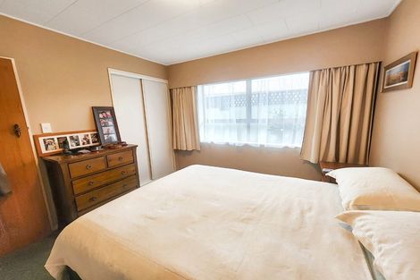 Photo of property in 2/17 Ngarimu Crescent, Taradale, Napier, 4112