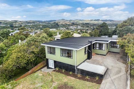 Photo of property in 25 Lincoln Avenue, Tawa, Wellington, 5028