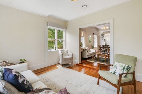 Photo of property in 1/6 Valley Road, Northcote, Auckland, 0626