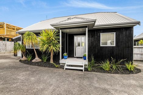 Photo of property in 2/28 Holiday Road, Stanmore Bay, Whangaparaoa, 0932