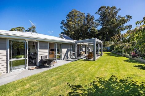 Photo of property in 17 Awa Toru Drive, Fairfield, Dunedin, 9018