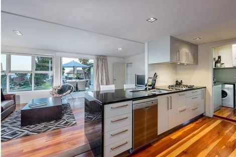 Photo of property in 8 Taumata Road, Castor Bay, Auckland, 0620