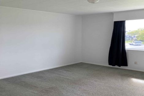 Photo of property in 111 Farquhar Road, Glendene, Auckland, 0602