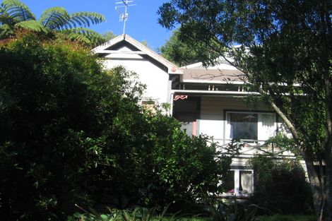 Photo of property in 19 Governor Road, Northland, Wellington, 6012